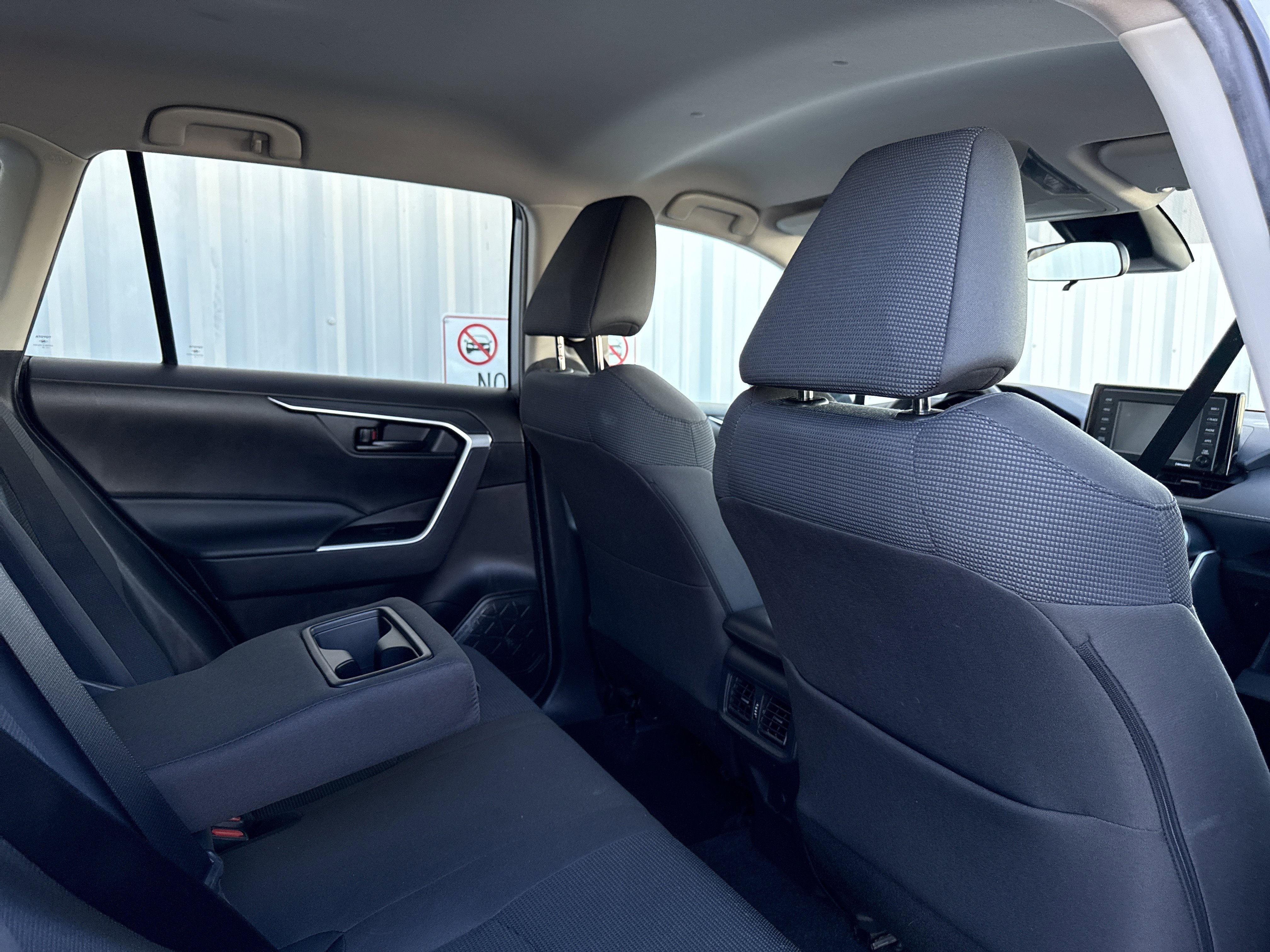 Used 2022 Toyota RAV4 LE image 33