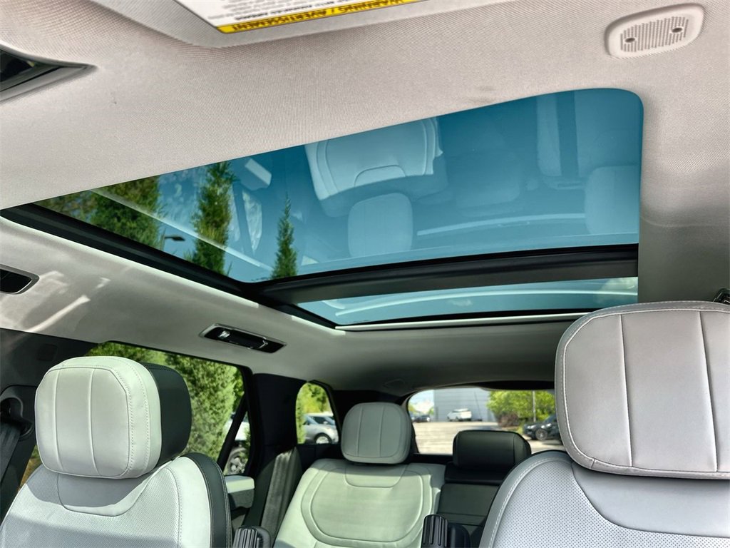 New 2025 Land Rover Range Rover Sport Dynamic SE image 19