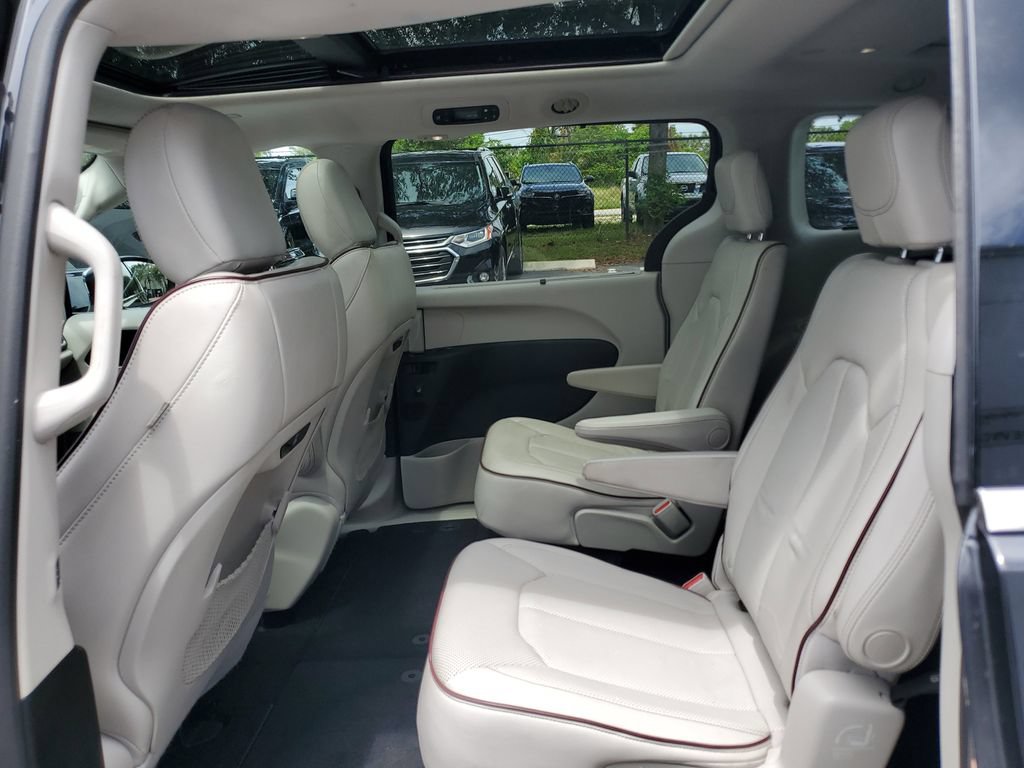 Used 2019 Chrysler Pacifica Limited FWD image 14