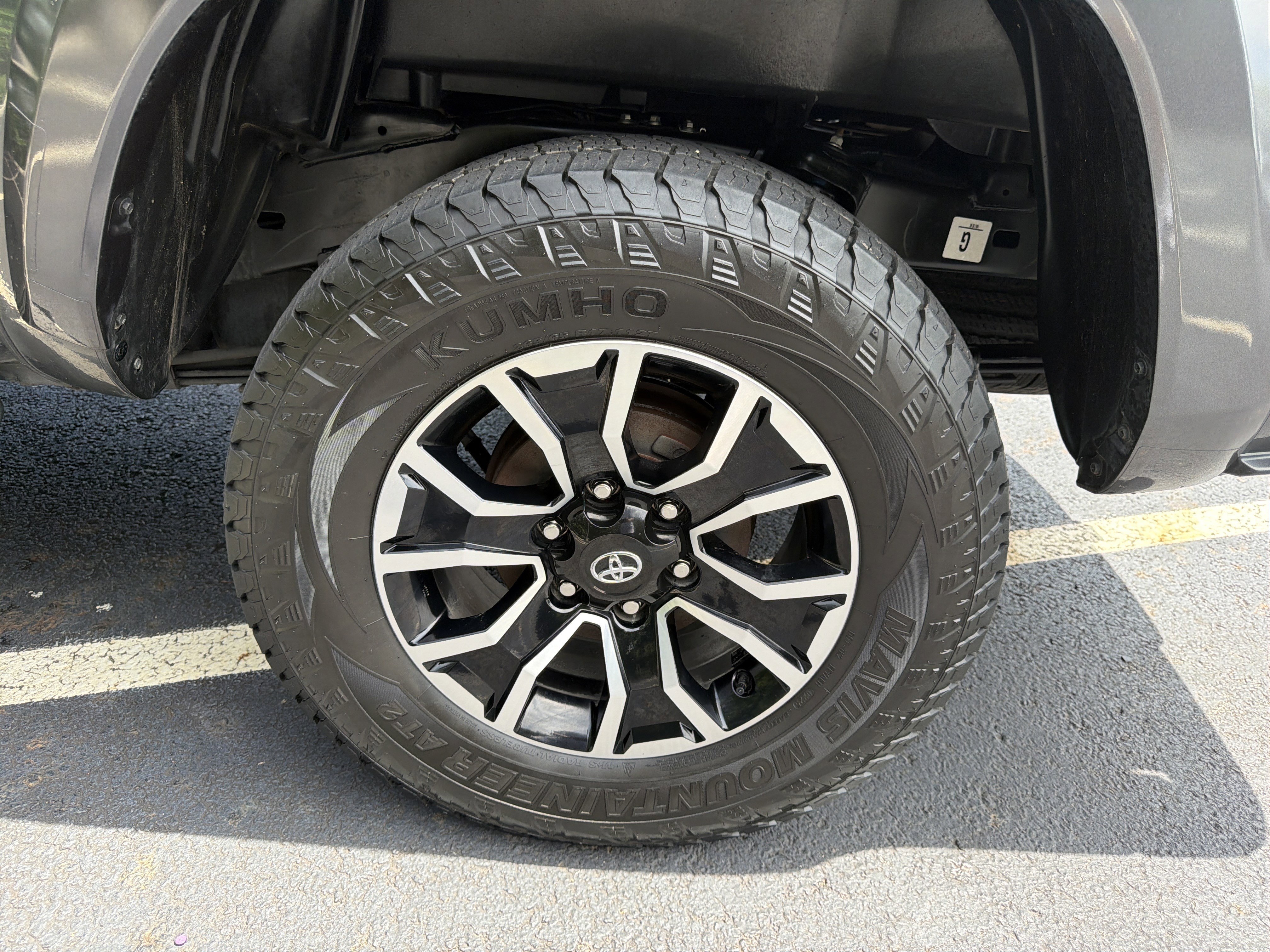 Used 2022 Toyota Tacoma TRD Sport AWD/4WD image 19