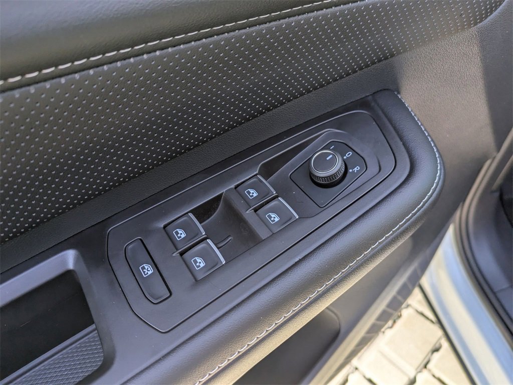 Used 2024 Volkswagen Atlas SE image 12