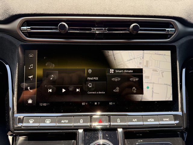 Used 2025 Aston Martin V8 Vantage Coupe RWD image 16