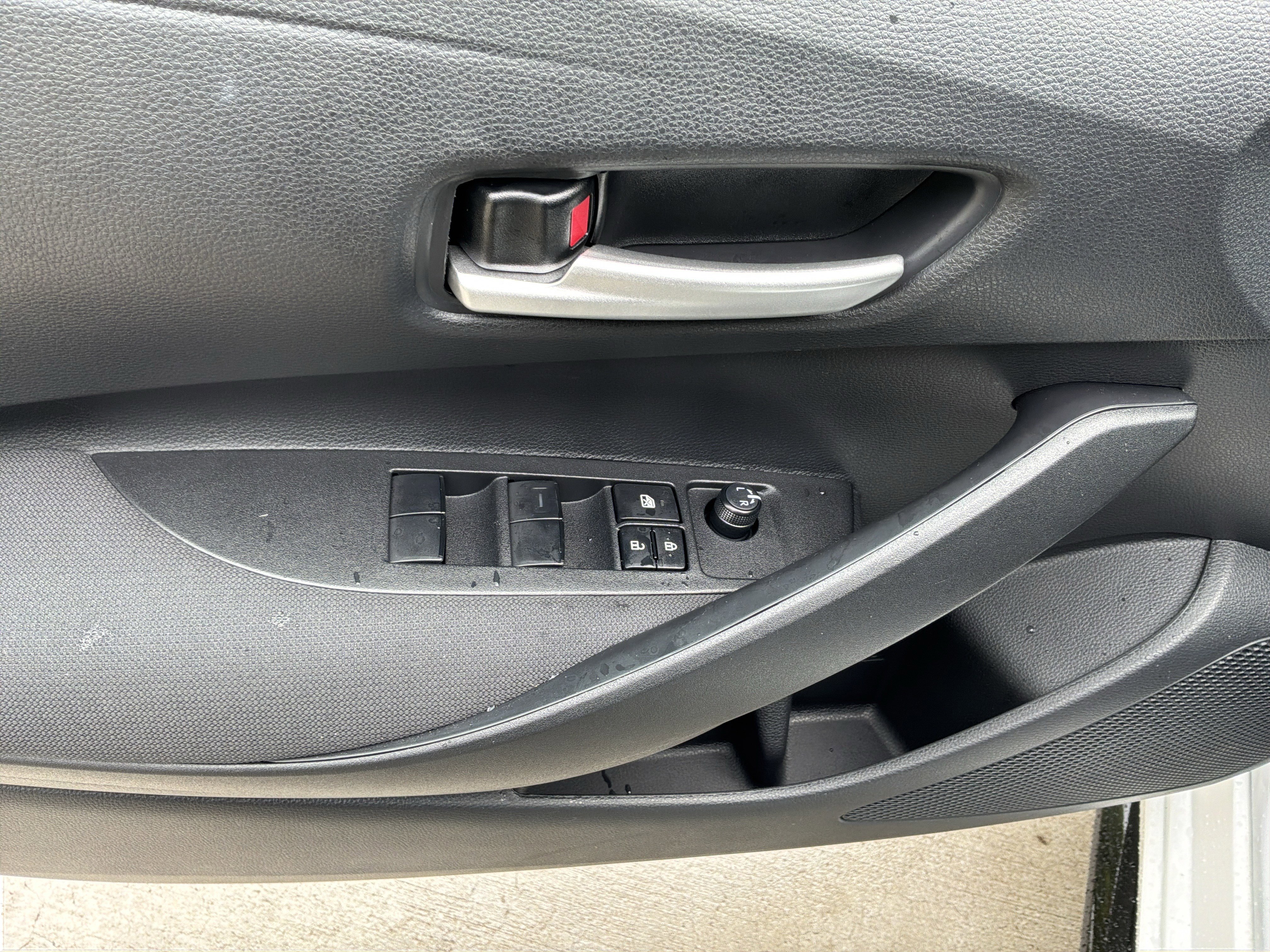 Used 2026 Toyota Corolla SE FWD image 15