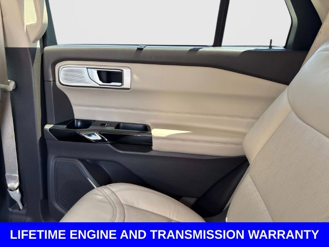 Used 2022 Ford Explorer Platinum w/ Equipment Group 601A AWD/4WD image 16