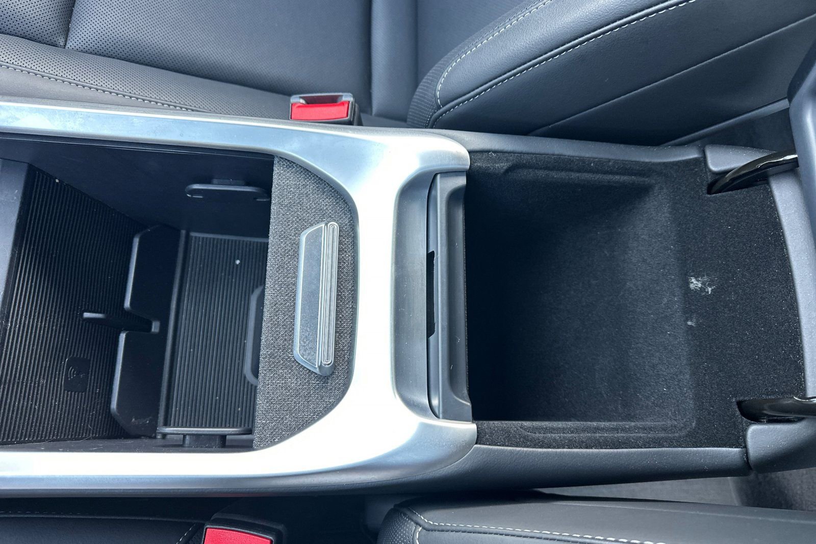 Used 2024 Lucid Air Pure image 32