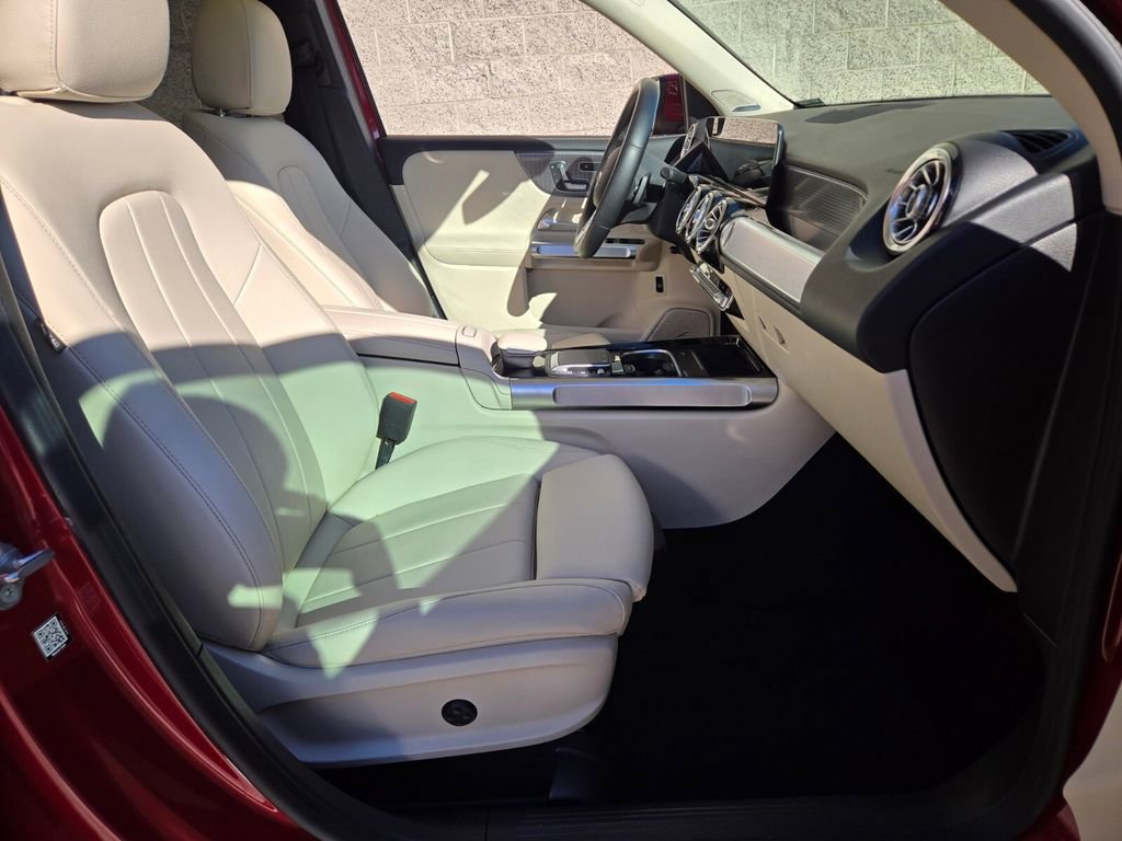 Used 2021 Mercedes-Benz GLB 250 image 20