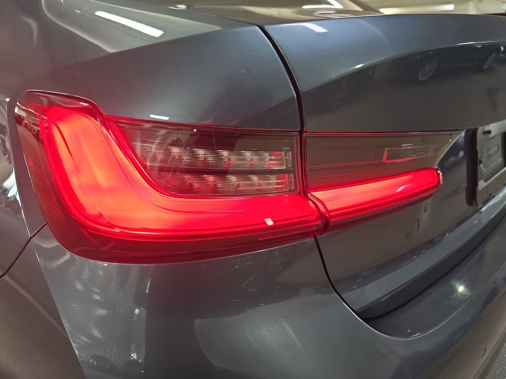 Used 2020 BMW 330i Sedan w/ Convenience Package RWD image 33