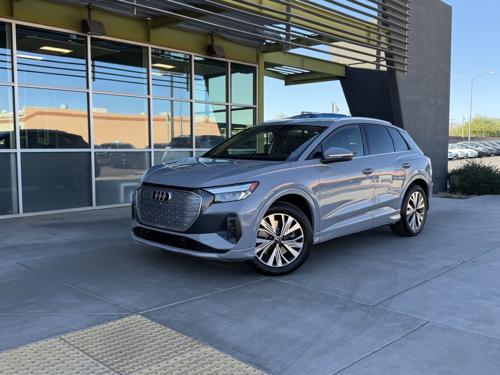 Used 2024 Audi Q4 e-tron Premium w/ Convenience Package image 1