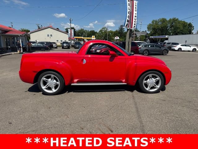 Used 2006 Chevrolet SSR w/ Preferred Equipment Group RWD image 2