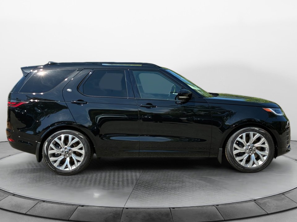 New 2026 Land Rover Discovery Limited Edition AWD/4WD image 8