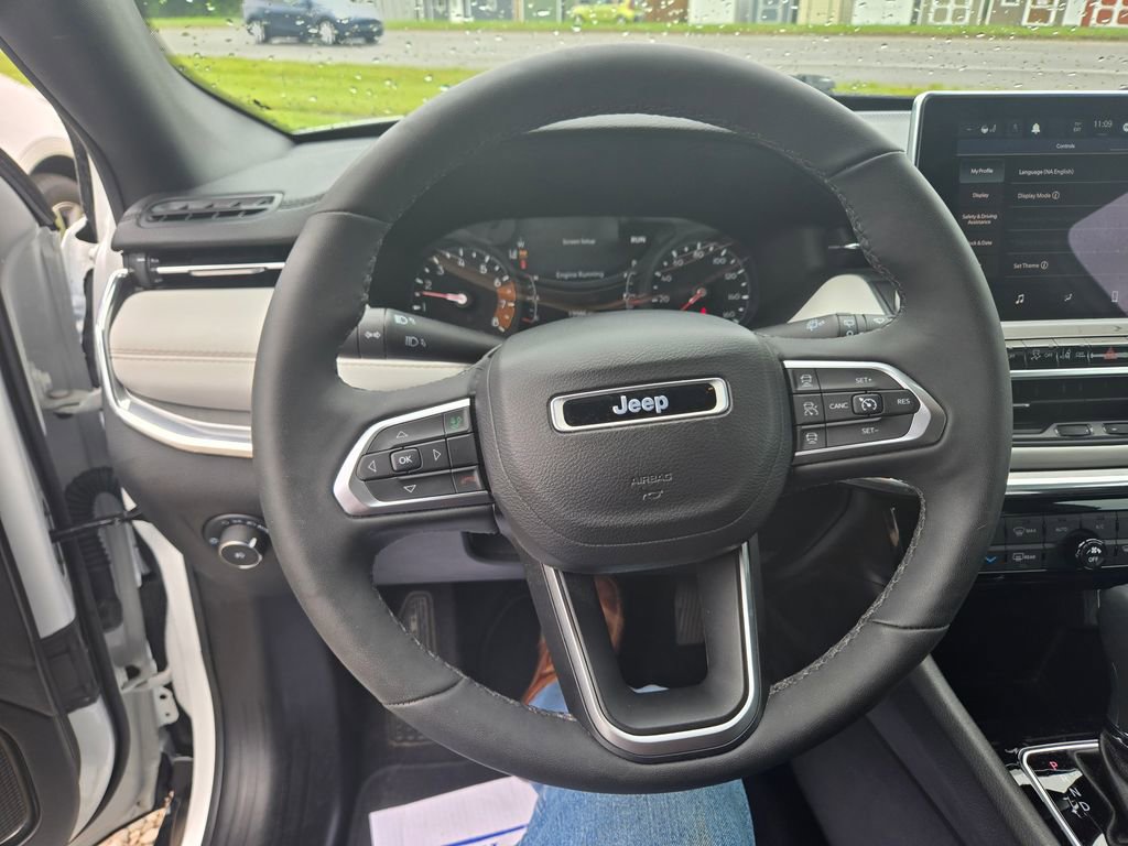 Used 2023 Jeep Compass Limited AWD/4WD image 10