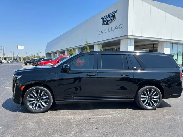 Used 2021 Cadillac Escalade ESV Sport Platinum AWD/4WD image 1