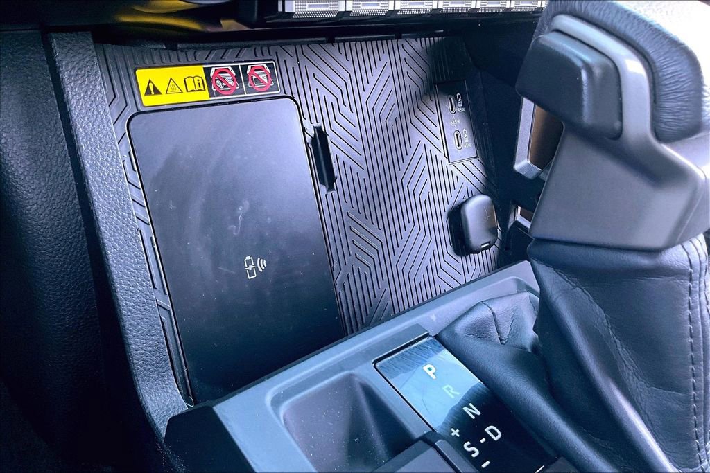 Used 2024 Toyota Tacoma Limited w/ Limited Package (LT) image 16