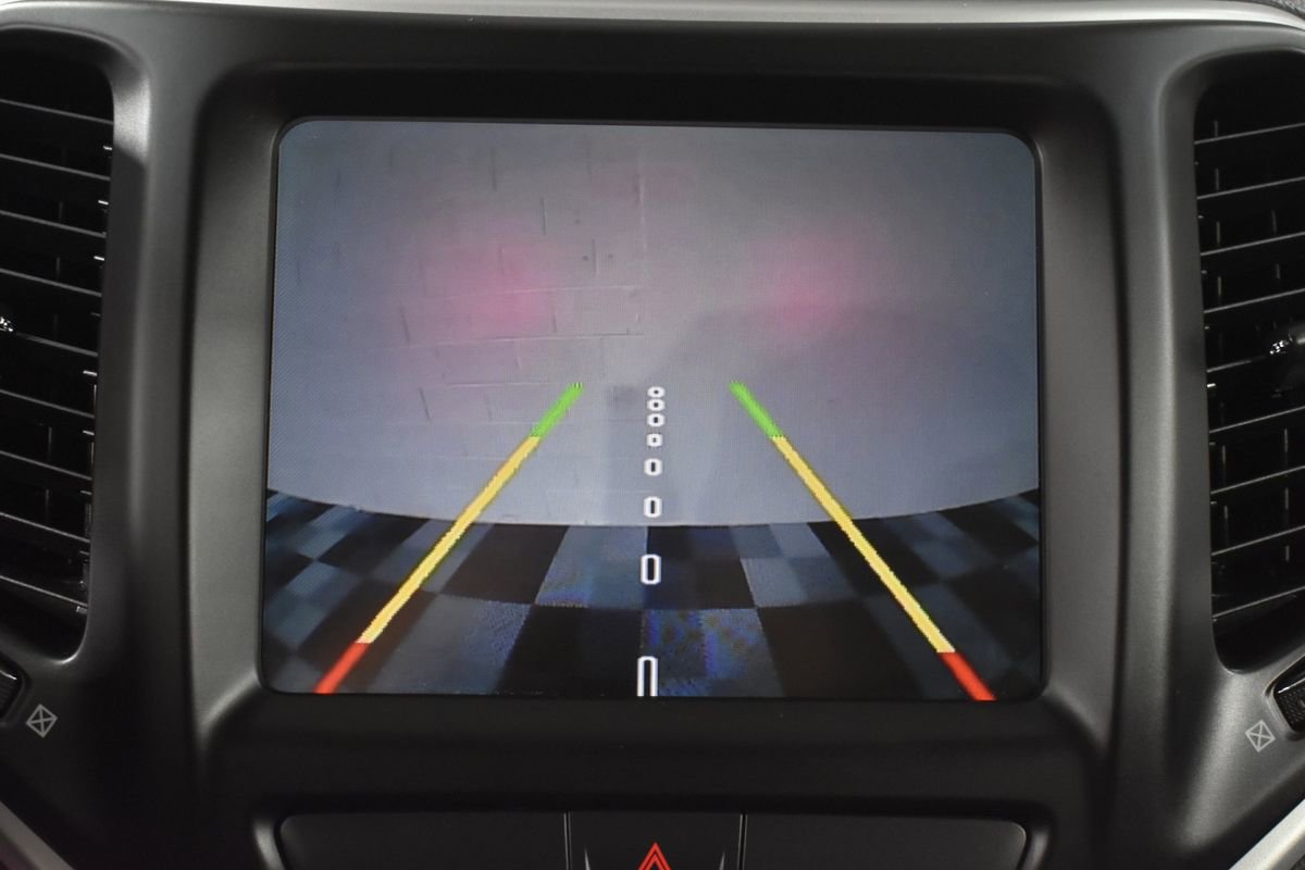 Used 2015 Jeep Cherokee Trailhawk w/ Cold Weather Group image 19