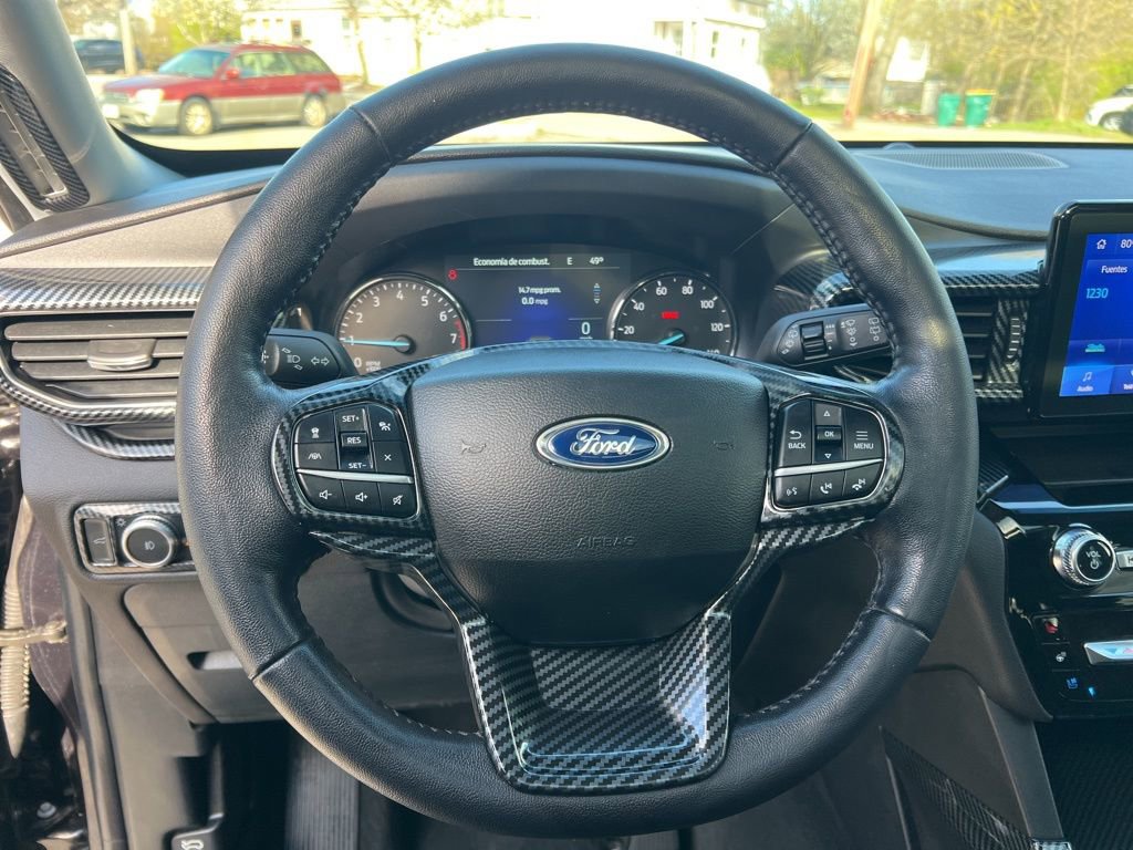 Used 2022 Ford Explorer Limited w/ Equipment Group 301A AWD/4WD image 16