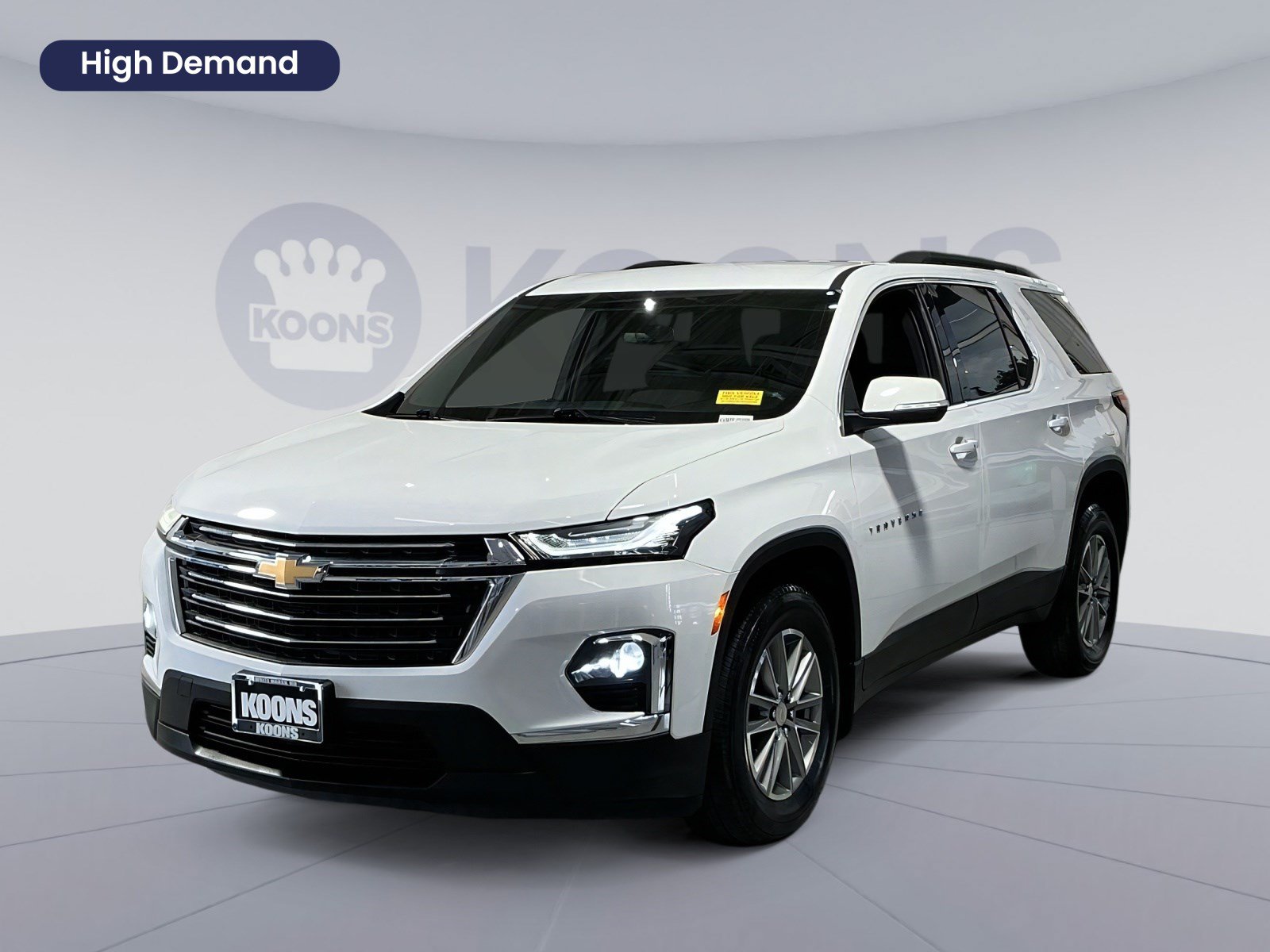 Used 2023 Chevrolet Traverse LT