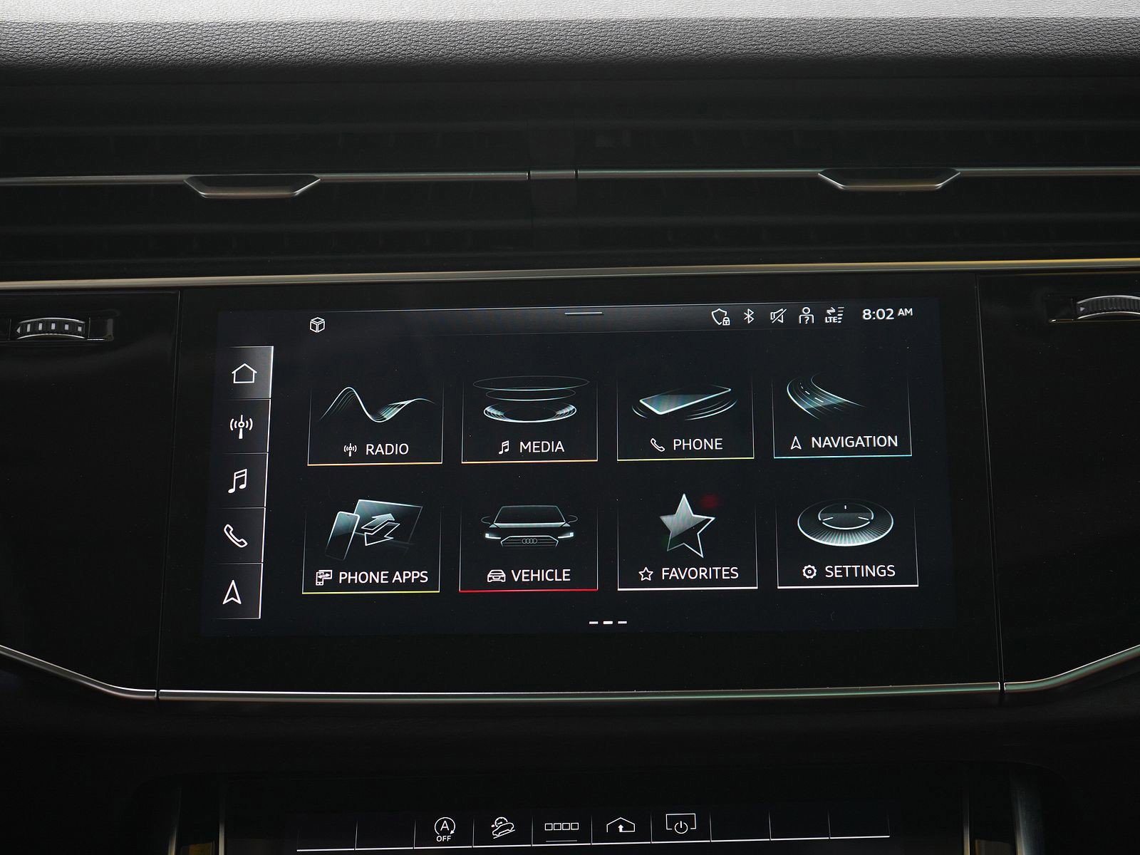 Used 2022 Audi Q8 Premium w/ Convenience Package AWD/4WD image 16