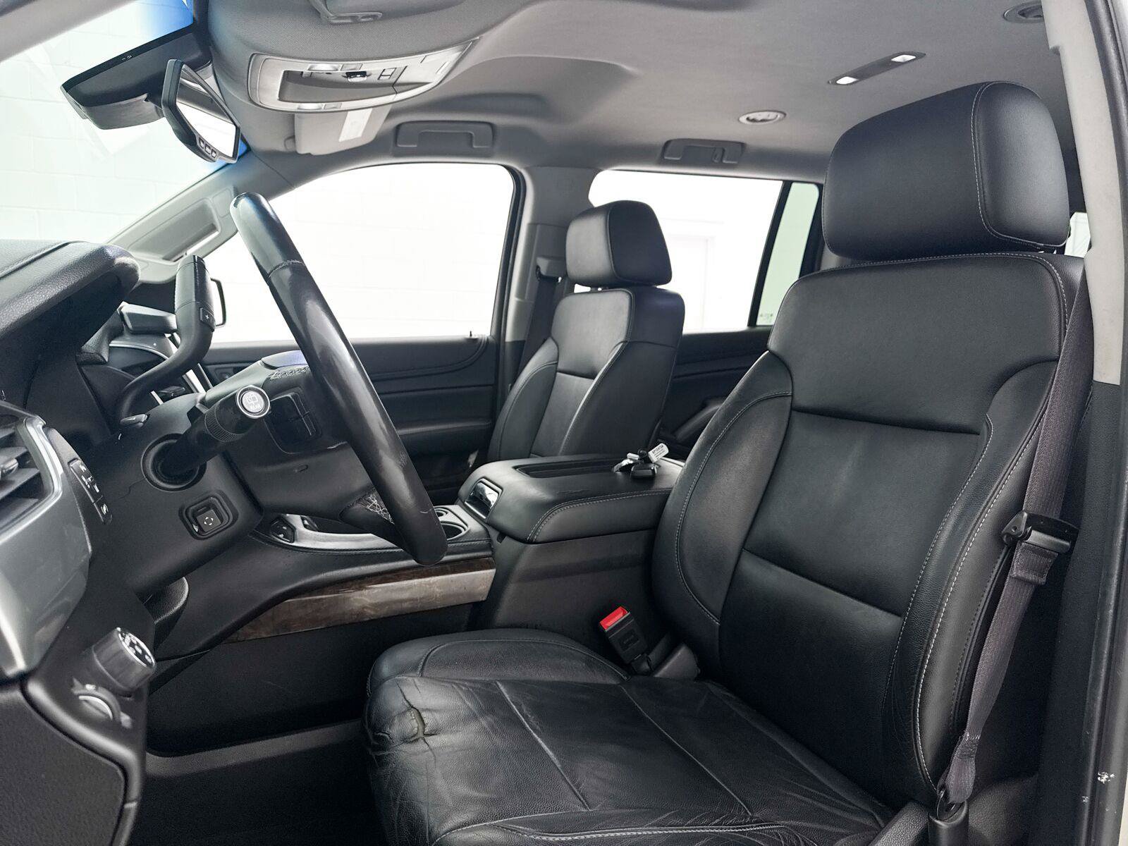 Used 2015 Chevrolet Suburban LT w/ Luxury Package RWD image 16