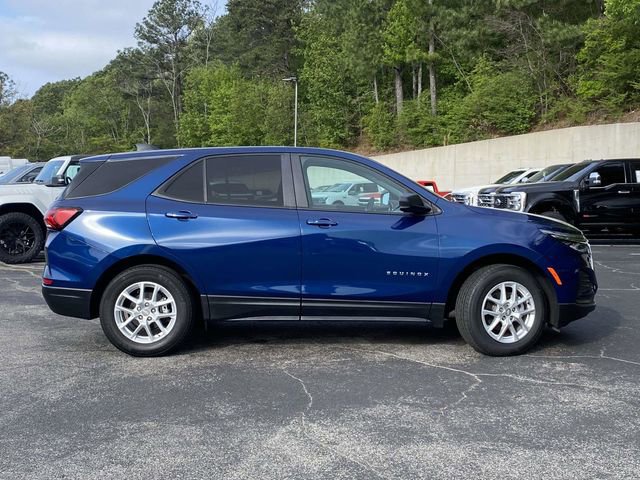 Used 2023 Chevrolet Equinox LS w/ LS Convenience Package image 2