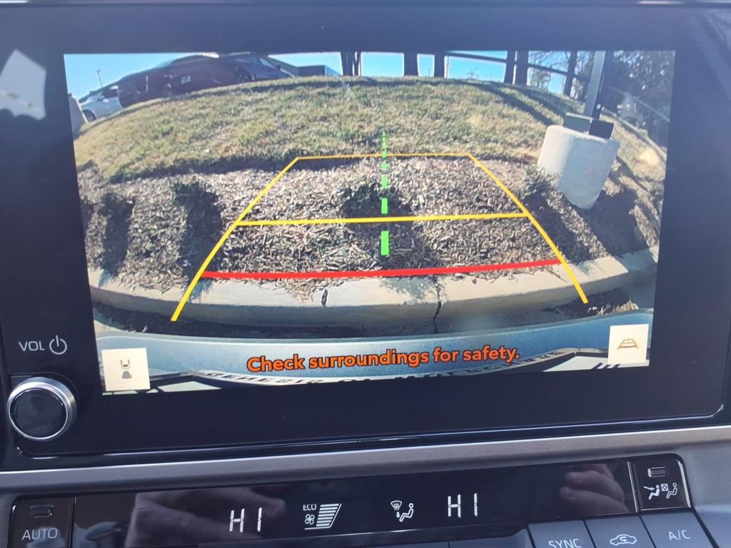 Used 2025 Toyota Camry LE image 28