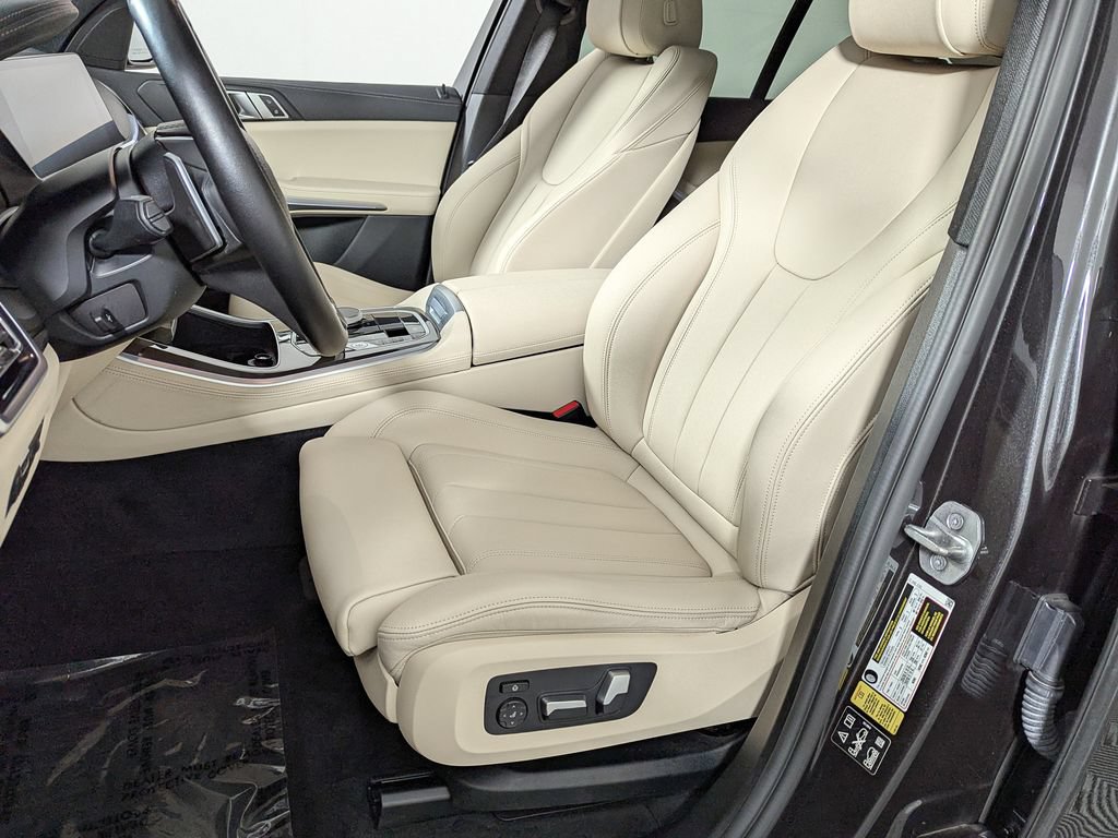 Used 2022 BMW X5 xDrive40i w/ Premium Package AWD/4WD image 16