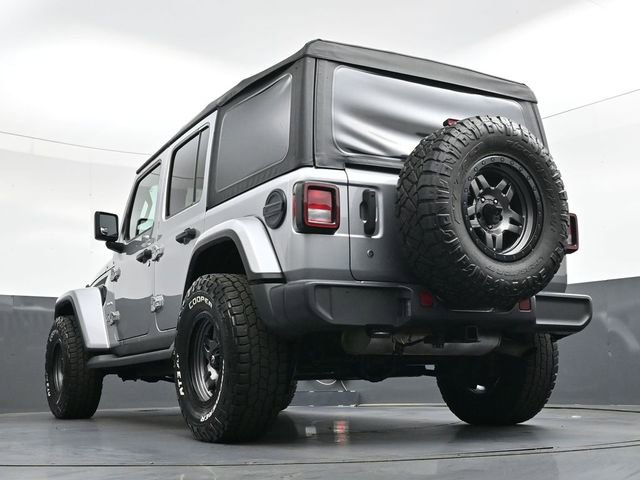 Used 2020 Jeep Wrangler Unlimited Sahara AWD/4WD image 35