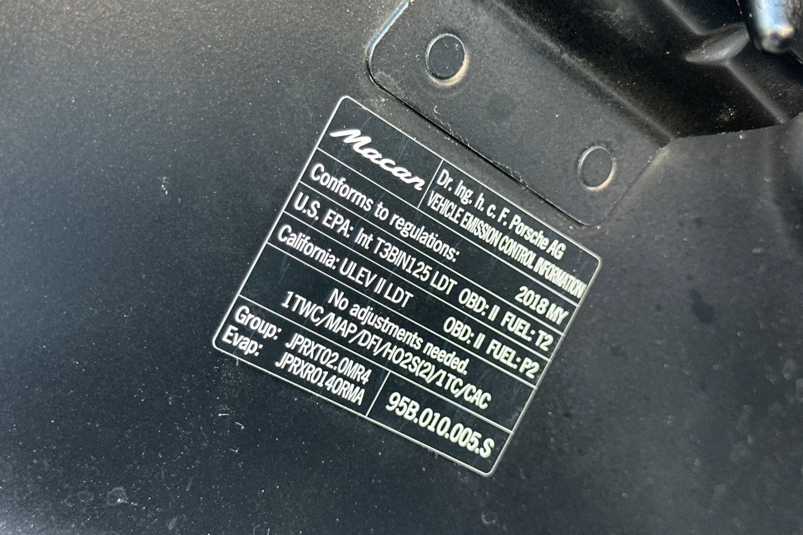 Used 2018 Porsche Macan AWD/4WD image 26