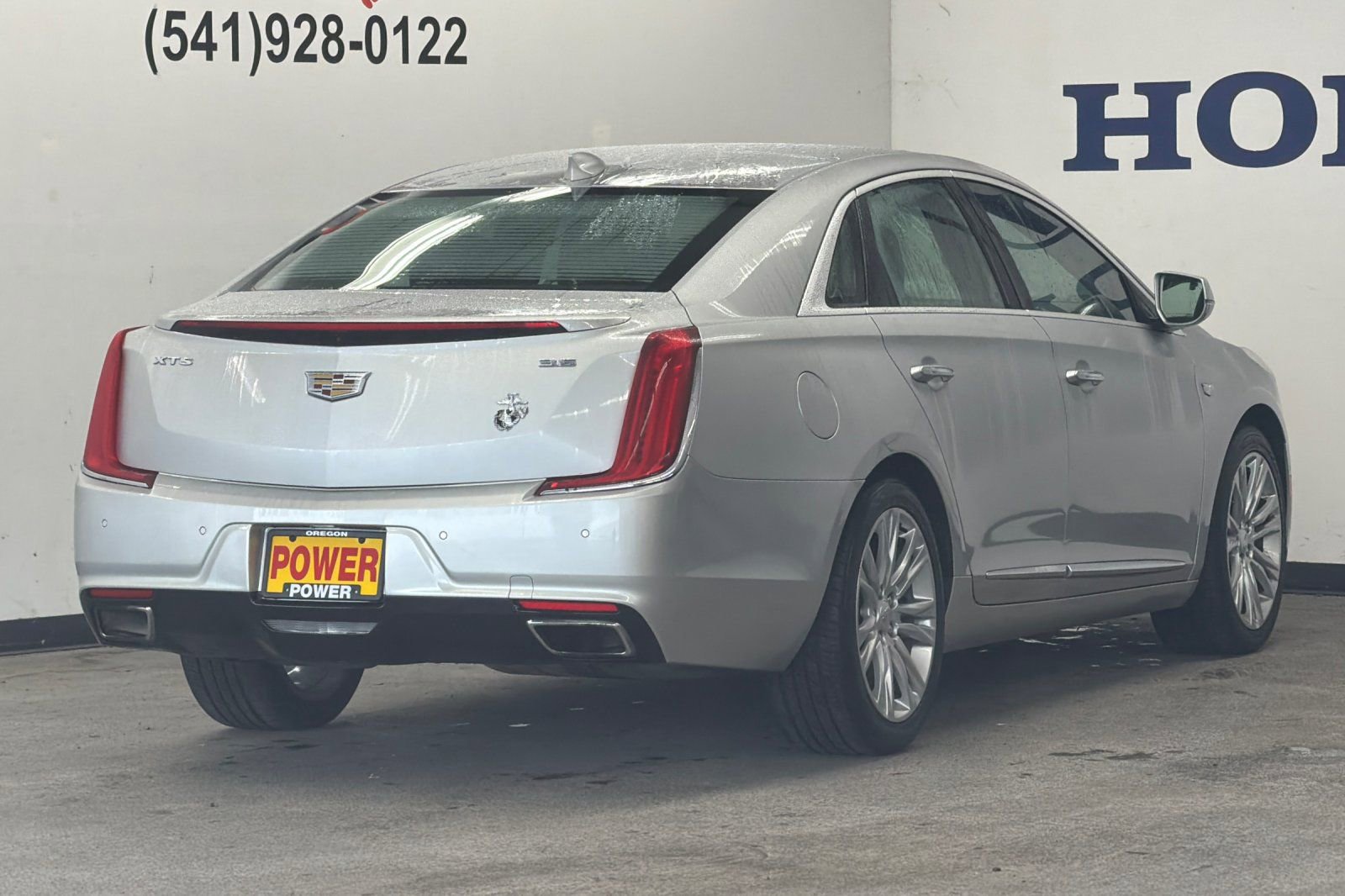Used 2018 Cadillac XTS Luxury image 3