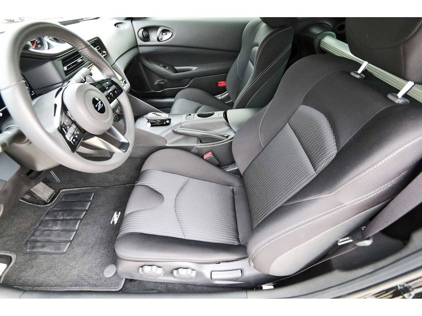 Used 2025 Nissan Z Sport w/ Floor Mat Package image 6
