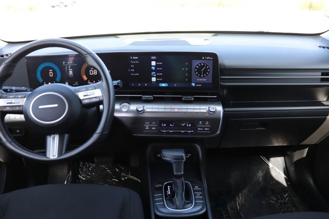 Used 2025 Hyundai Kona SEL image 13
