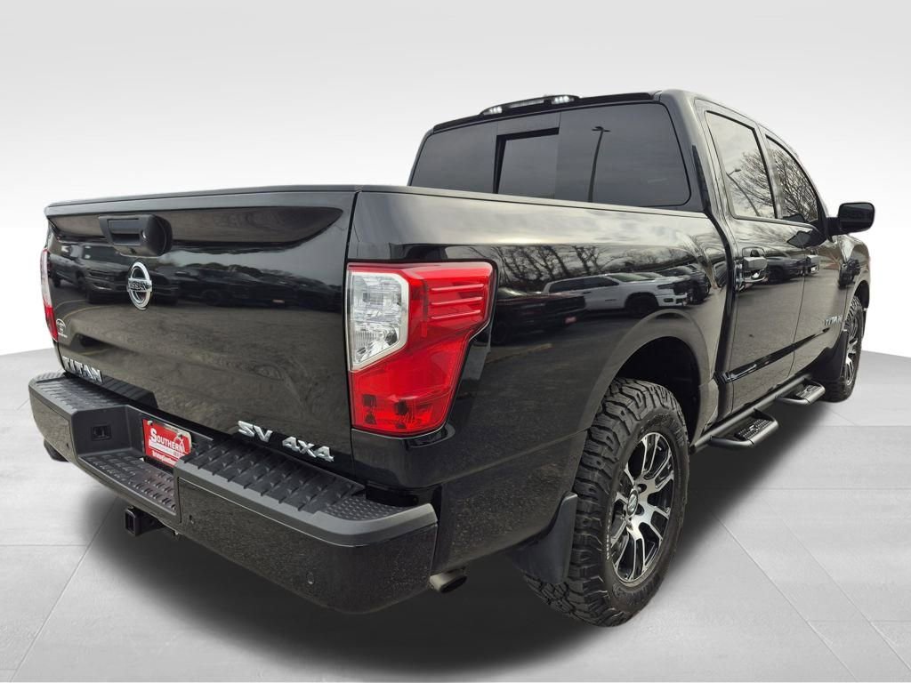 Used 2022 Nissan Titan SV w/ Accessory Utility Package image 5
