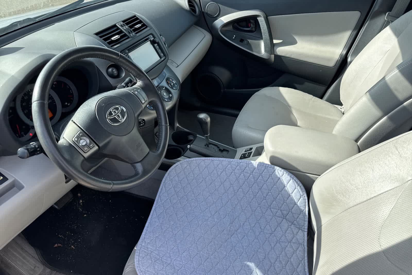 Used 2012 Toyota RAV4 Limited w/ Navigation Value Pkg AWD/4WD image 7