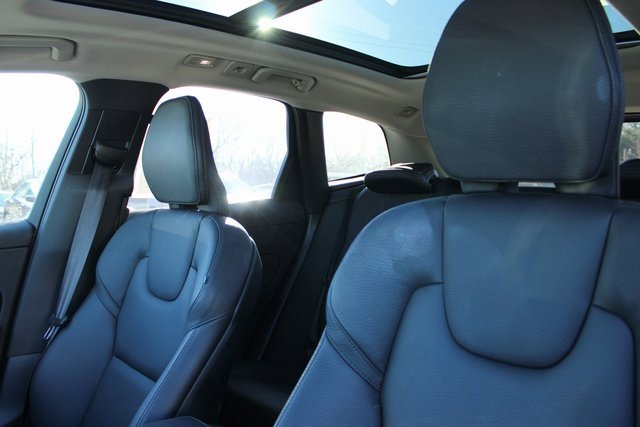 Used 2025 Volvo XC60 B5 Plus image 15