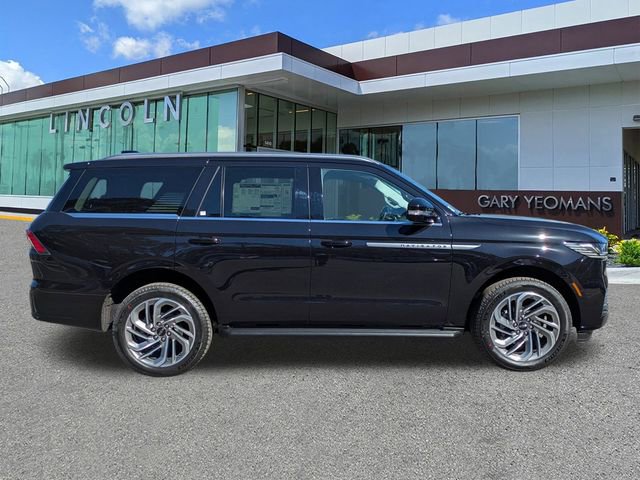 New 2026 Lincoln Navigator Premiere image 3