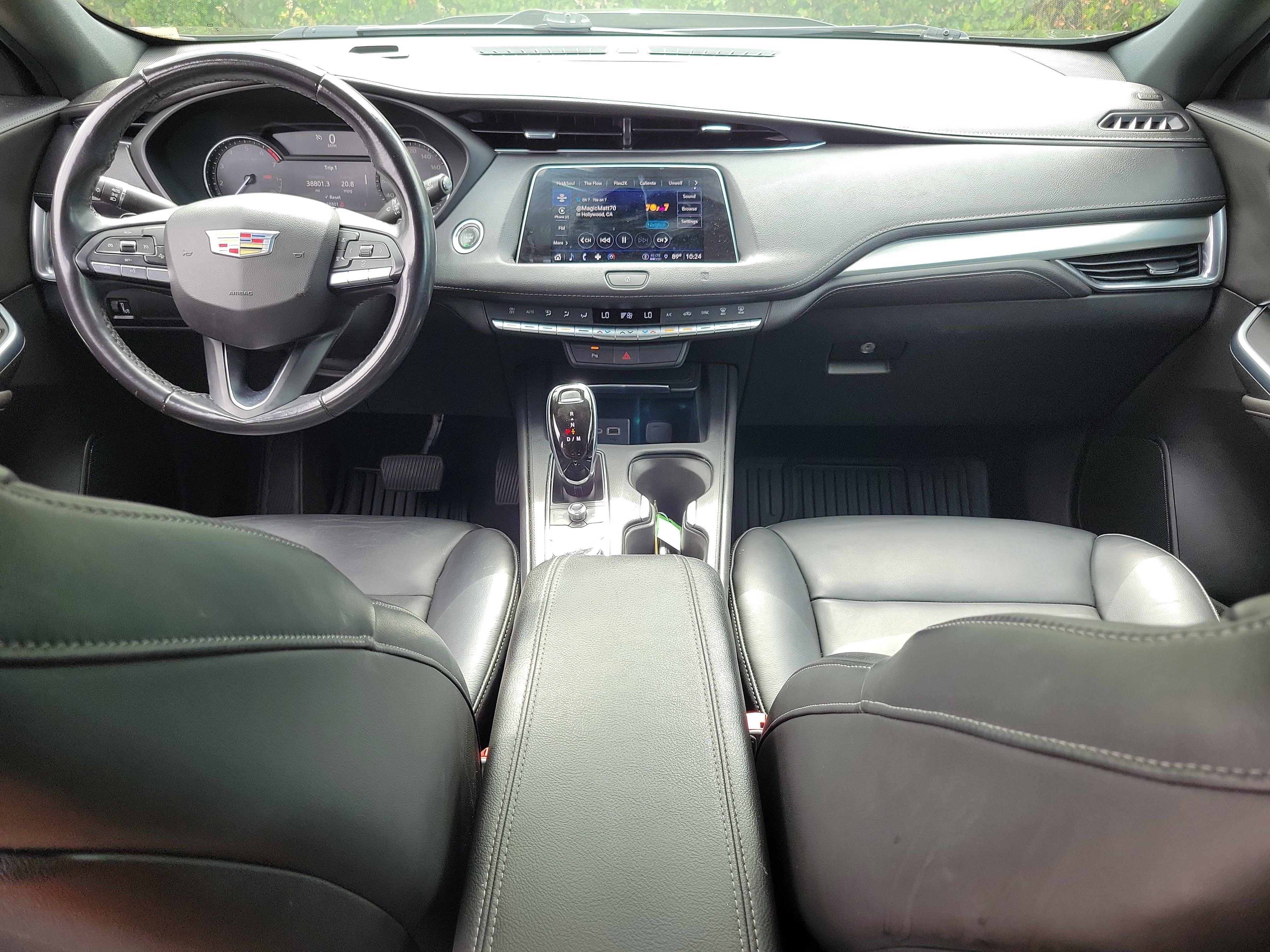 Used 2021 Cadillac XT4 Premium Luxury w/ LPO, Radiant Package FWD image 16