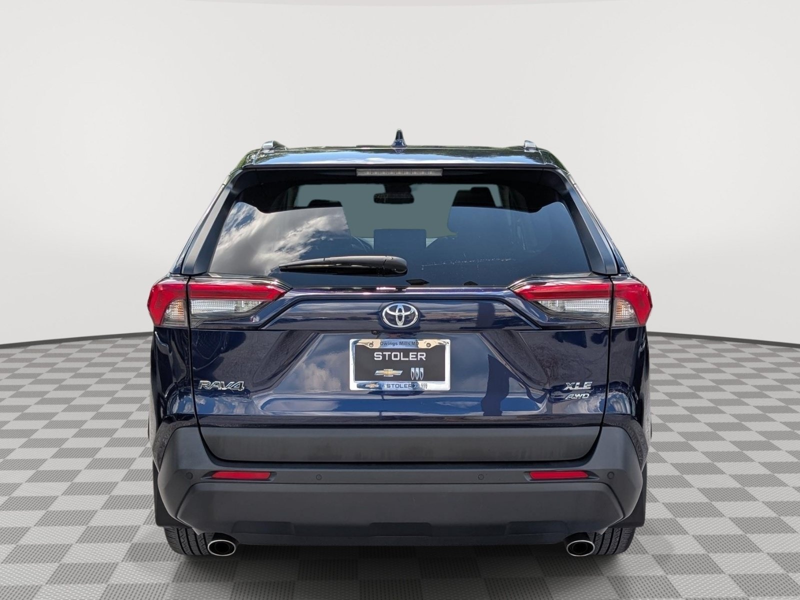 Used 2023 Toyota RAV4 XLE Premium AWD/4WD image 4