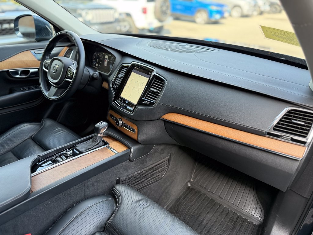 Used 2020 Volvo XC90 T6 Inscription w/ Protection Package Premier AWD/4WD image 17