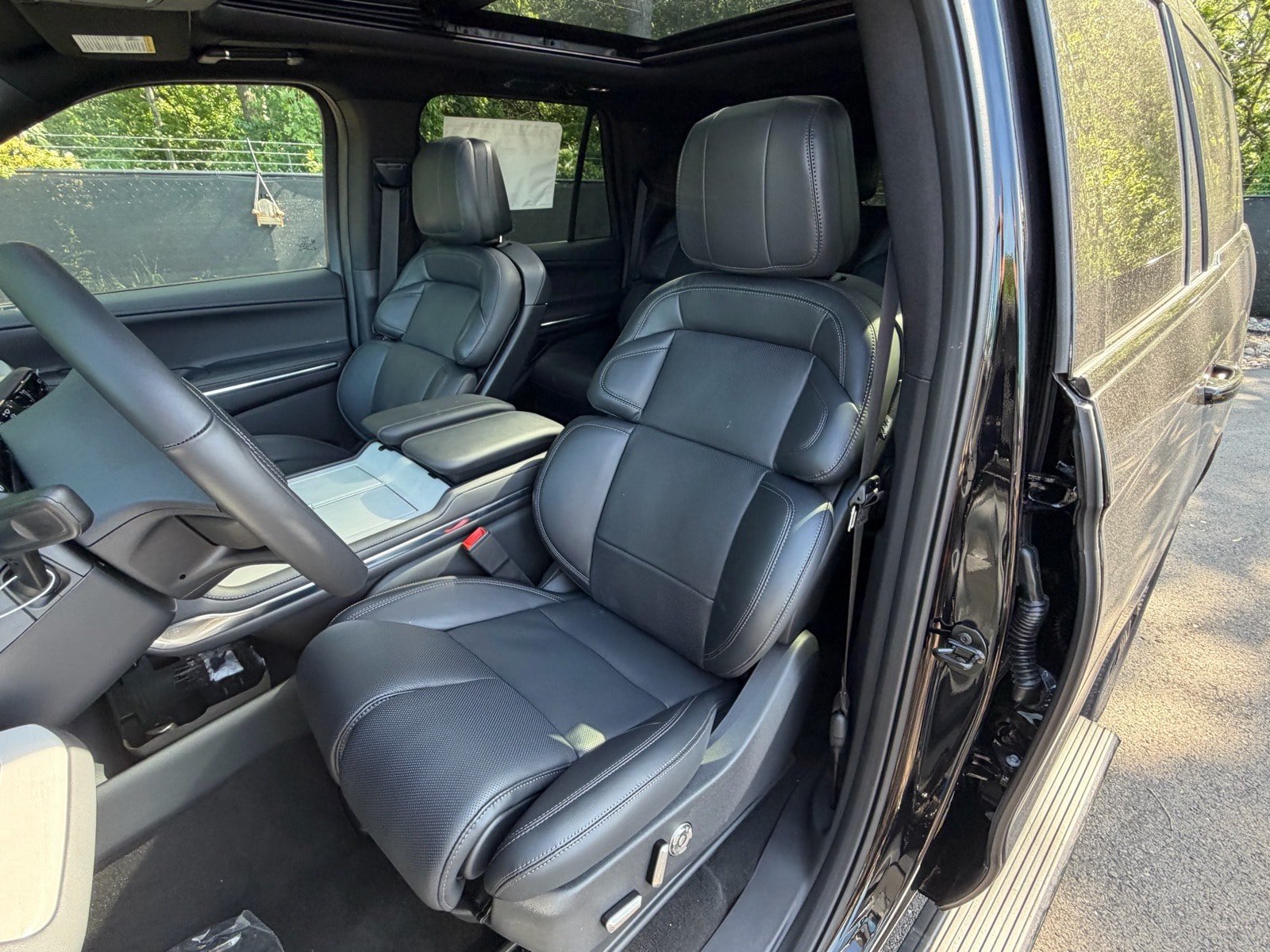 New 2026 Lincoln Navigator Reserve w/ Jet Appearance Package AWD/4WD image 27