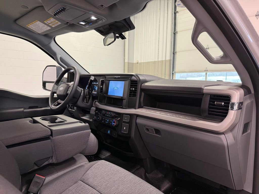 New 2026 Ford F550 2WD Regular Cab Super Duty image 30