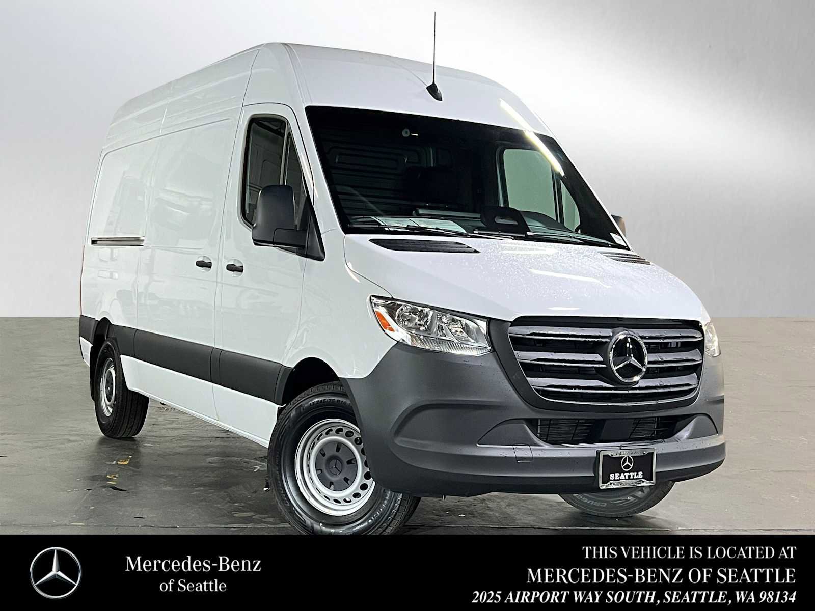 Used 2025 Mercedes-Benz Sprinter 2500 image 1