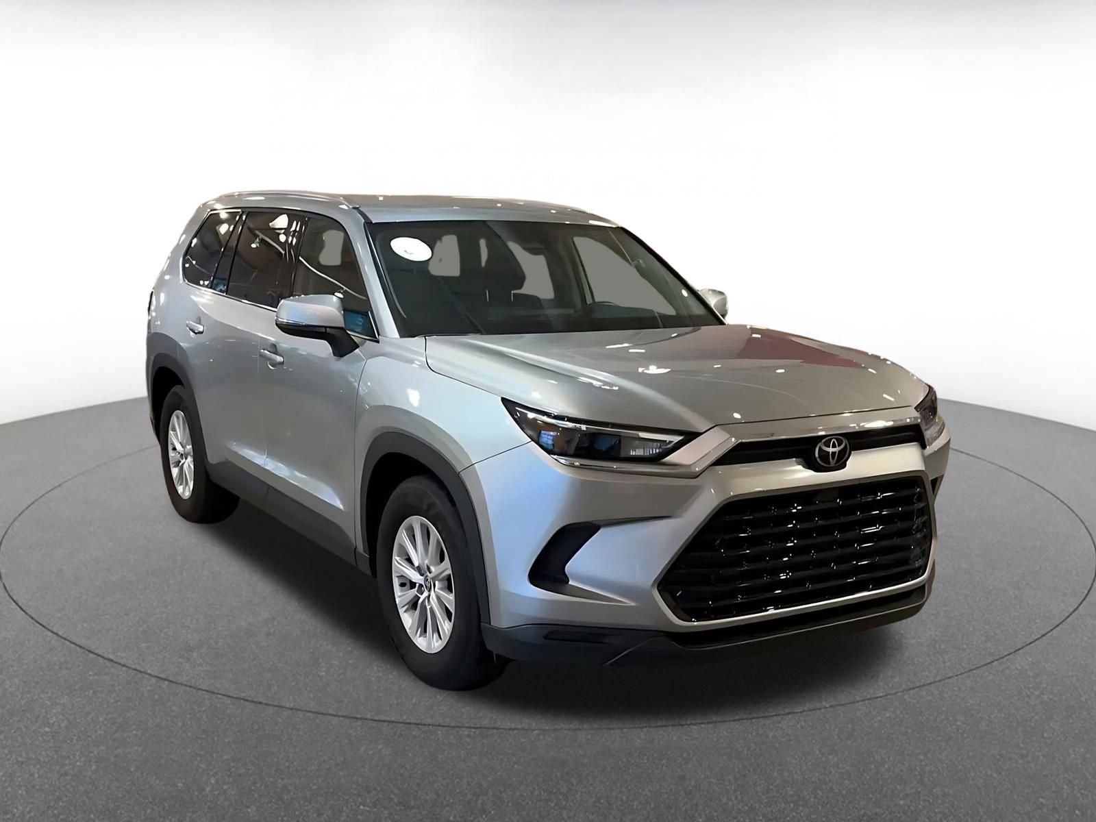 Used 2025 Toyota Grand Highlander FWD image 3