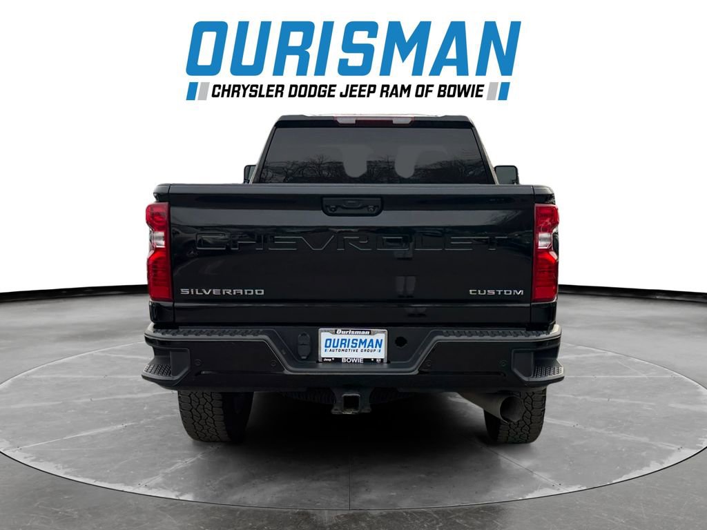 Used 2024 Chevrolet Silverado 2500 Custom w/ Custom Value Package image 5