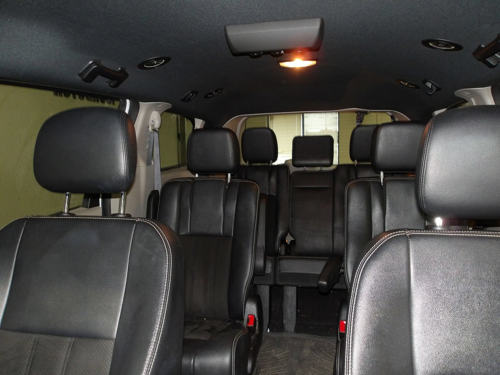 Used 2019 Dodge Grand Caravan SXT FWD image 12
