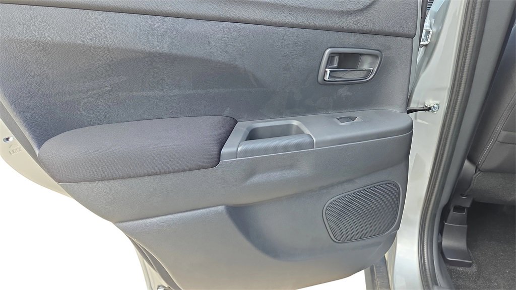 Used 2025 Mitsubishi Outlander Sport LE image 32