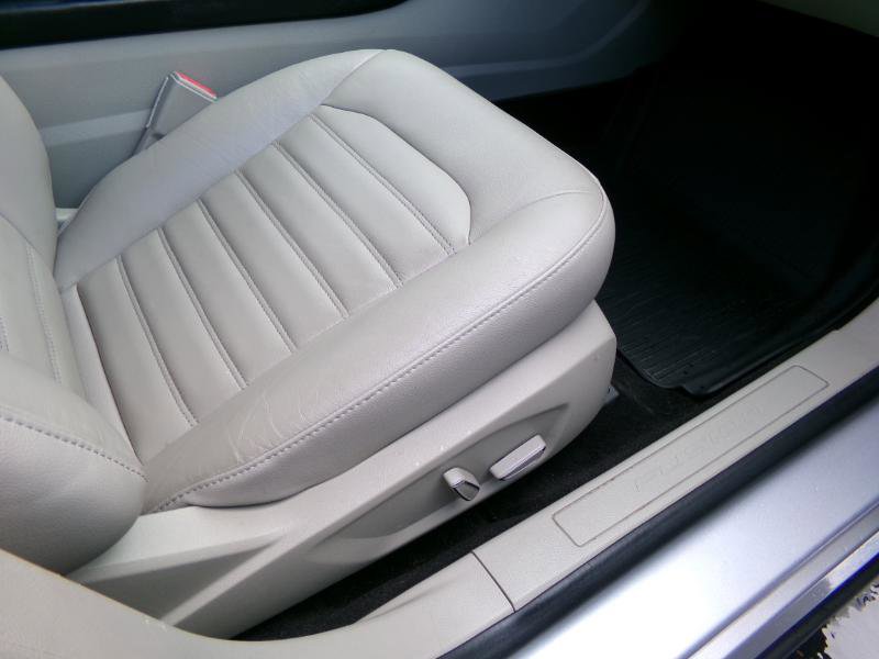 Used 2018 Ford Fusion Energi SE image 36