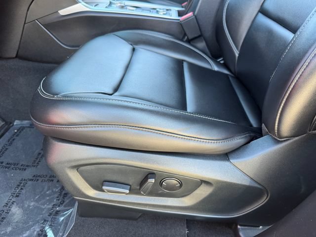 Used 2024 Ford Explorer XLT w/ Equipment Group 202A AWD/4WD image 15