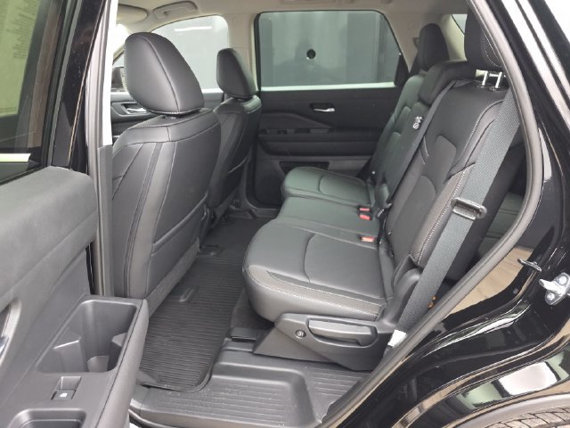 New 2026 Nissan Pathfinder SL w/ SL Premium Package FWD image 21