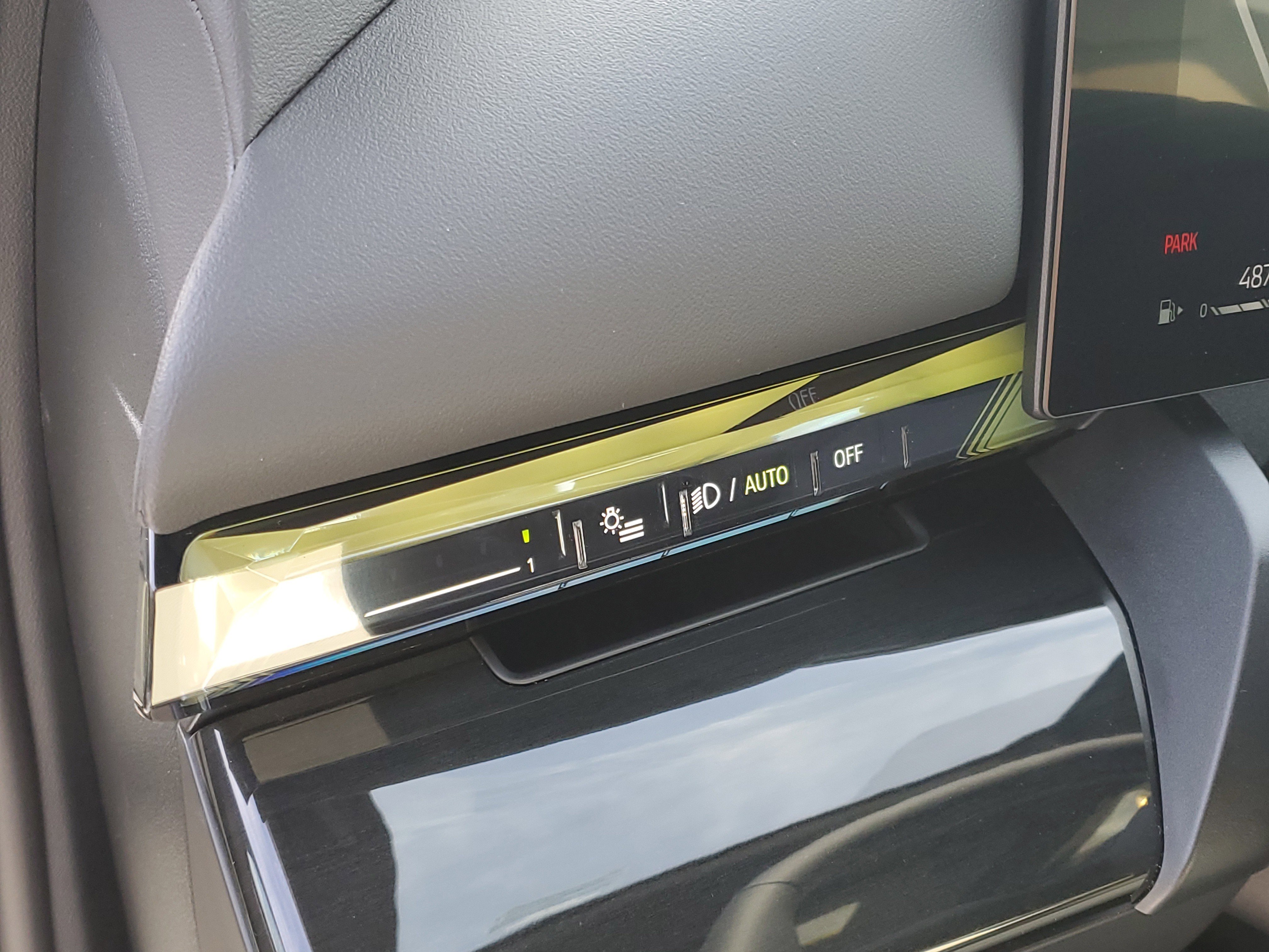 New 2026 BMW 530i xDrive w/ Premium Package image 10