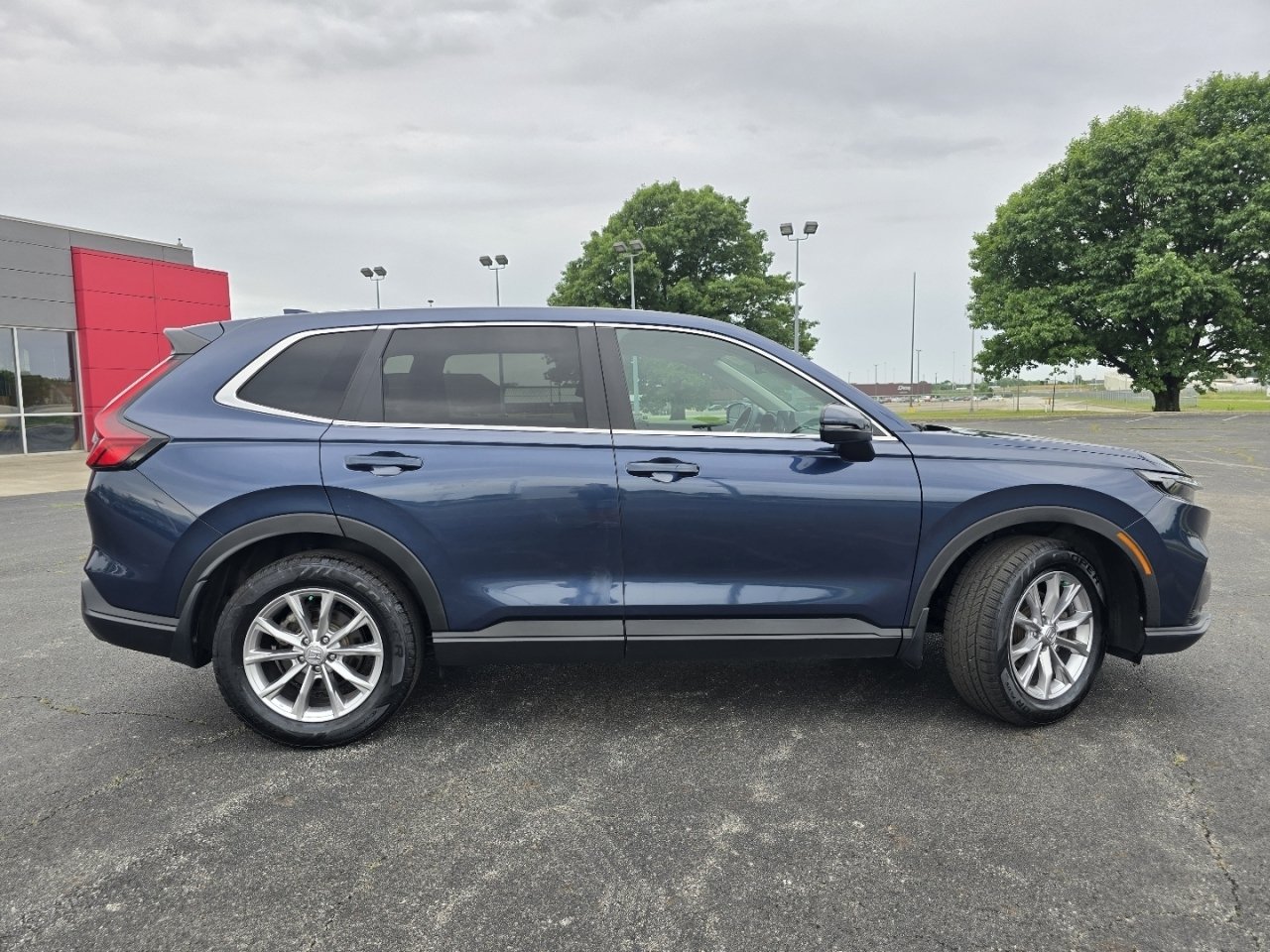 Used 2023 Honda CR-V EX image 17