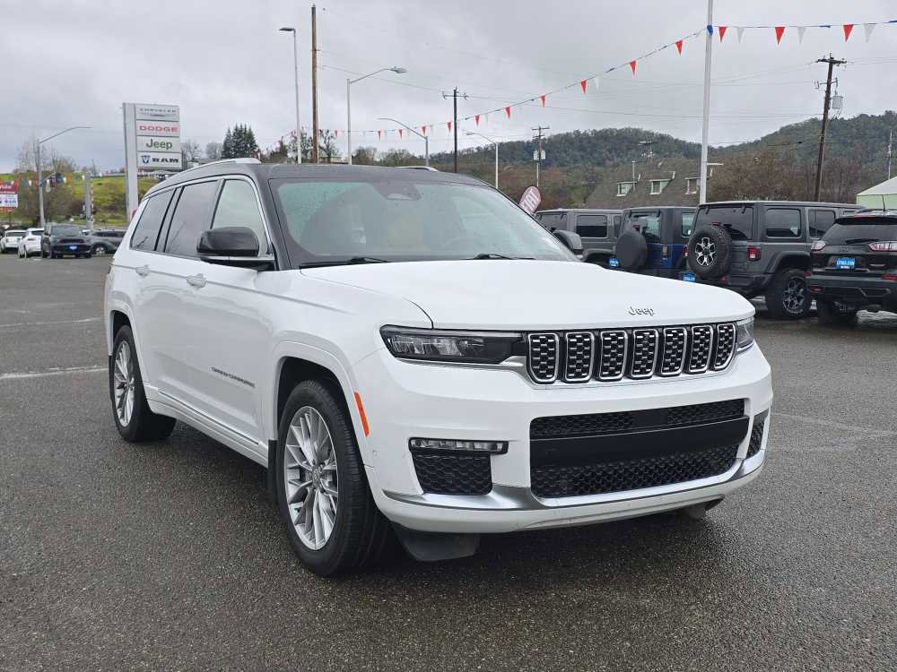 Used 2022 Jeep Grand Cherokee L Summit w/ Luxury Tech Group V image 20